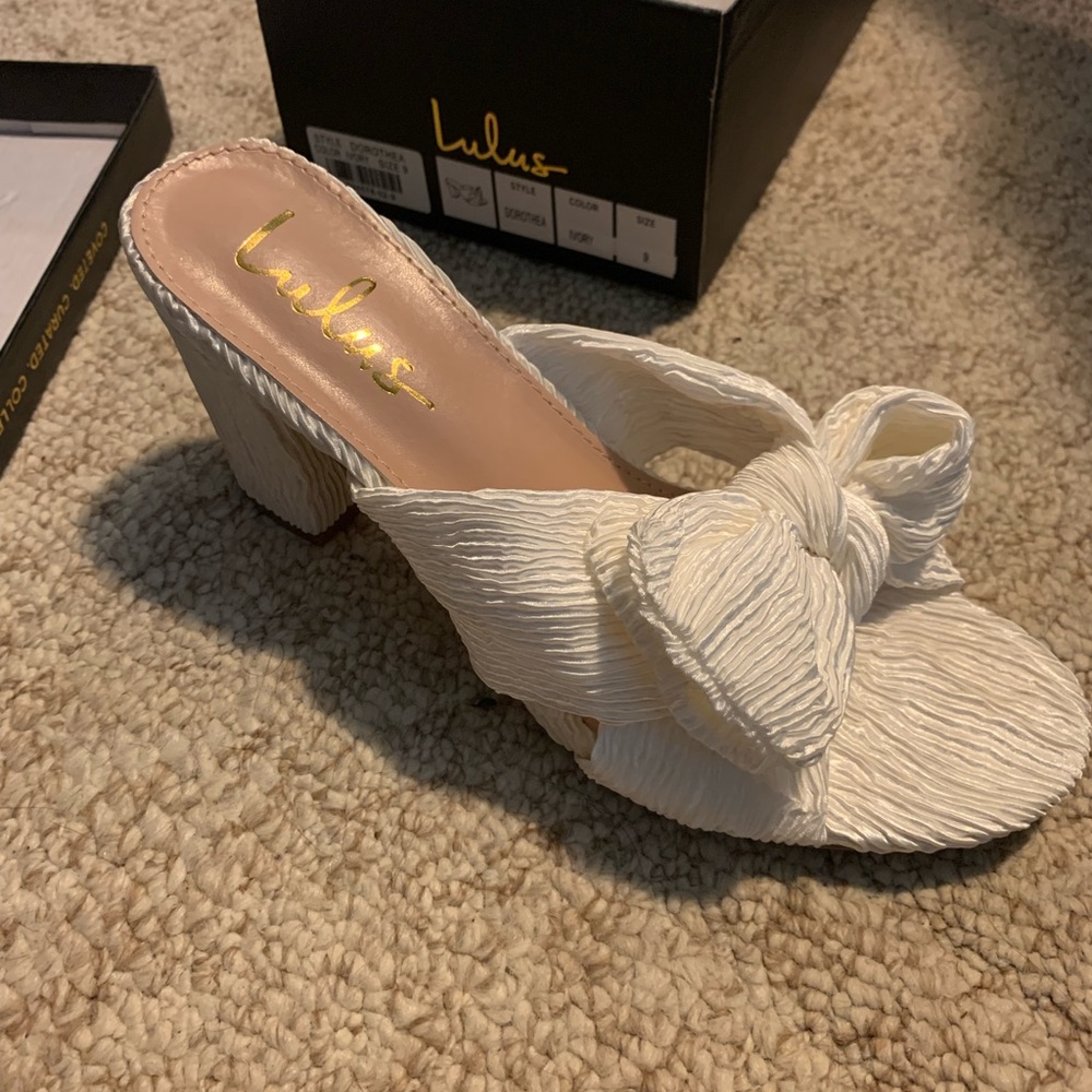 Lulus Dorothea ivory size 9 heels